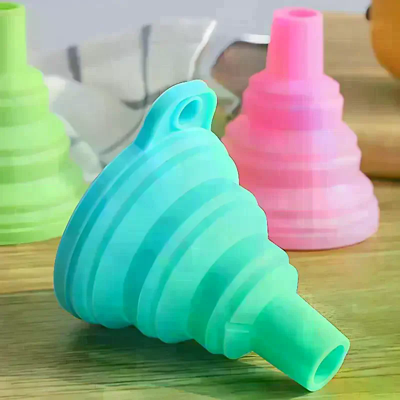 Set di 10 Imbuti Pieghevoli in - Collapsible Water Bottle recensione e prezzo